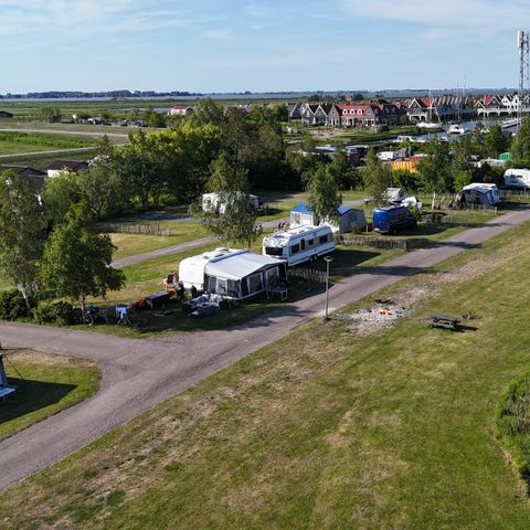Stellplatz - Komfort am Wasser