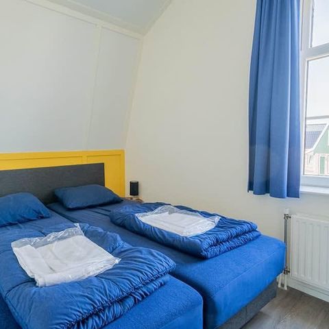 Bungalow 8 Personen - Spielturm