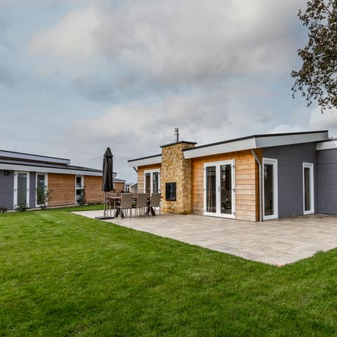 FERIENHAUS 6 Personen - Schaelsbergerbosch - Atmosphäre Feuerstelle & Sauna