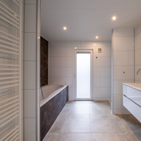 FERIENHAUS 4 Personen - Ravenbosch Royaal - Bad & Ambientekamin