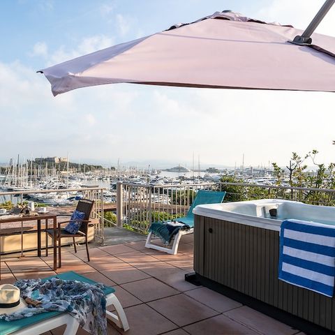 Wohnung 6 personen - - 1 Schlafzimmer + 1 Schlafnische - Whirlpool - Terrasse - Klimatisiert - Hafenblick