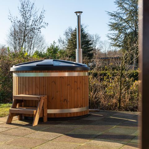 LODGE 4 Personen - Forest Lodge mit privater Sauna und Whirlpool - für 4 Personen