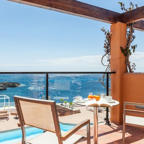Zimmer 2 Personen - Doppelzimmer - Terrasse oder Balkon - Meerblick - inklusive Frühstück