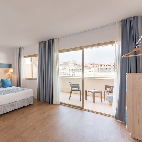Zimmer 2 Personen - Hotelzimmer Doppelzimmer - Angepasst für PMR - Balkon C2A