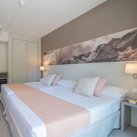 Zimmer 3 Personen - Doppelzimmer + Zusatzbett - Balkon