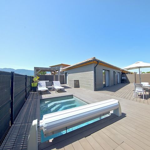 Villa 4 Personen - - 2 Schlafzimmer - Klimatisiert - 4m privater Pool - Garten