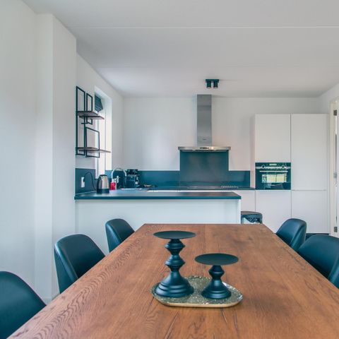 Villa 6 Personen - Wasservilla mit Jacuzzi Villa 6 Personen - Wasservilla mit Jacuzzi