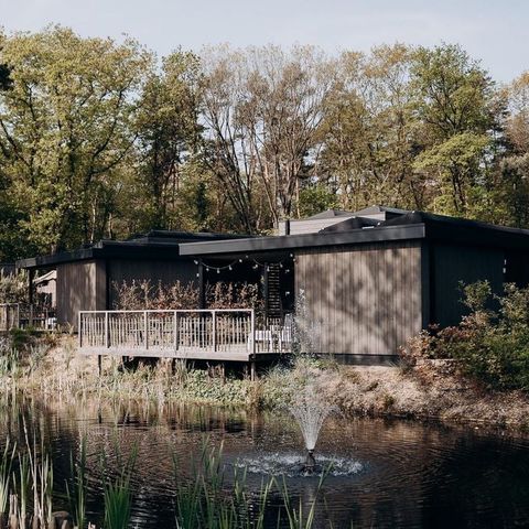 LODGE 6 Personen - Luxuriöse Wasserlodge