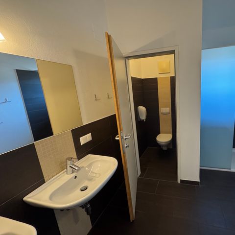 Stellplatz - Komfortable private Sanitäranlagen in der Nähe