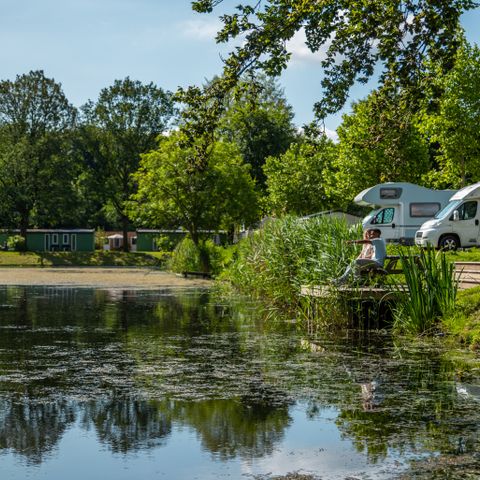 Stellplatz - Wohnmobilstellplatz „Comfort L“ am Wasser