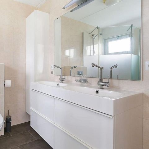 Bungalow 5 Personen - mit luxuriösem Gartenzimmer und Blick auf den Spielteich