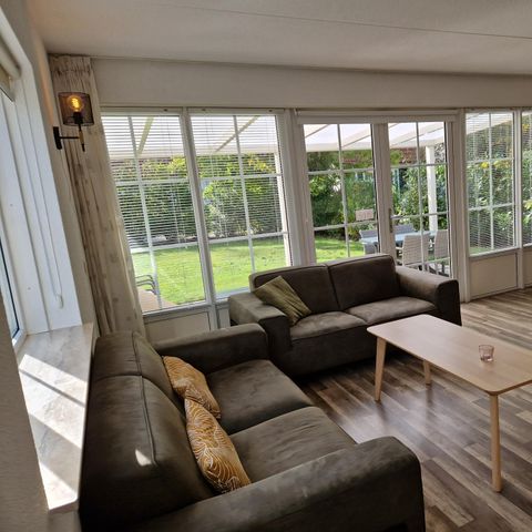 Bungalow 4 Personen - mit Veranda und Klimaanlage im Erdgeschoss