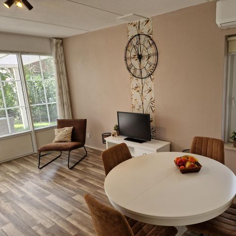 Bungalow 4 Personen - mit Veranda und Klimaanlage im Erdgeschoss