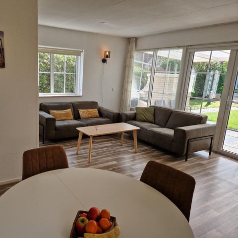 Bungalow 4 Personen - mit Veranda und Klimaanlage im Erdgeschoss