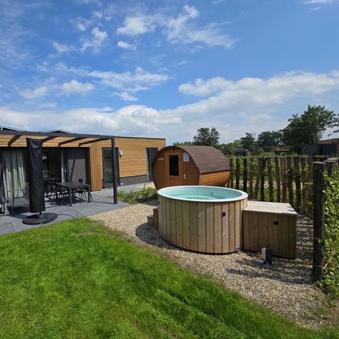 FERIENHAUS 6 Personen - mit Hundezaun, Sauna und Whirlpool