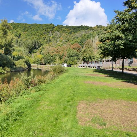 Stellplatz - Traktorfeld
