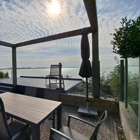 Villa 6 Personen - Villa am Ufer