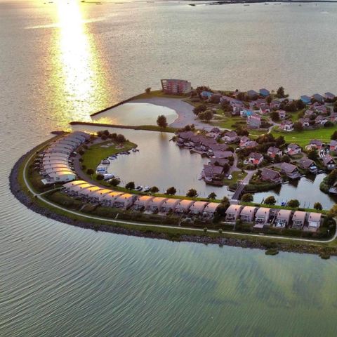 Villa 5 Personen - Villa am Ufer Villa 5 Personen - Villa am Ufer