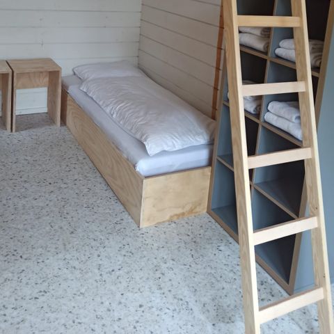 Bungalow 4 Personen - Einfaches Blockhaus renoviert