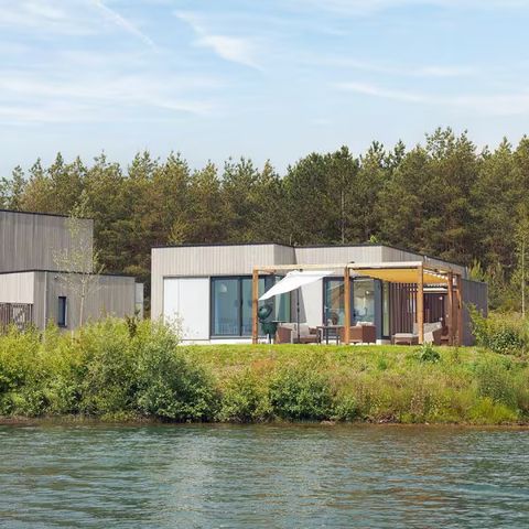 Bungalow 8 Personen - Exklusive Seeseite TH2043