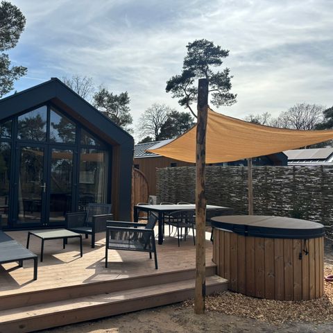 LODGE 6 Personen - Waldhaus mit Whirlpool und Sauna