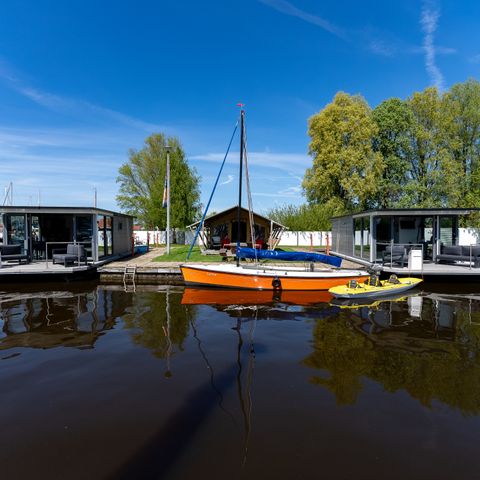 AUßERGEWÖHNLICHE UNTERKUNFT 4 Personen - Hausboot Heeg