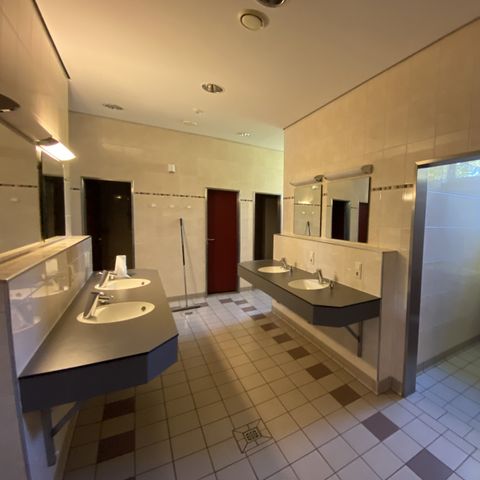 Stellplatz - Traktorenfeld