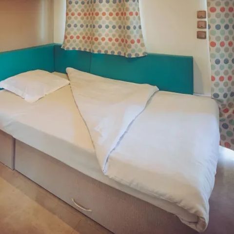 Mobilheim 7 personen - Premium Lounge mit 3 Schlafzimmern - Außenküche