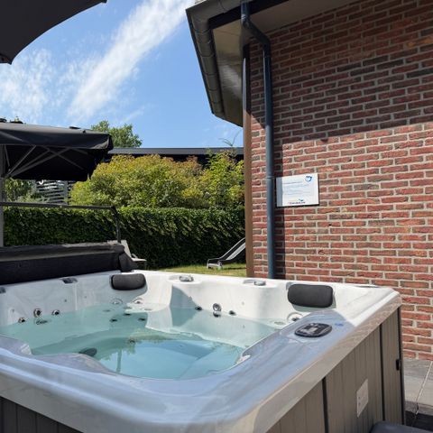 Gruppenunterkunft 10 personen - Familienhaus Rheeze mit Jacuzzi