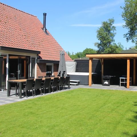 FERIENHAUS 12 Personen - Familienhaus der Rheezermaten mit Jacuzzi