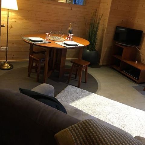 LODGE 2 Personen - Cabane Lodge mit Frühstück und privatem Spa auf der Terrasse