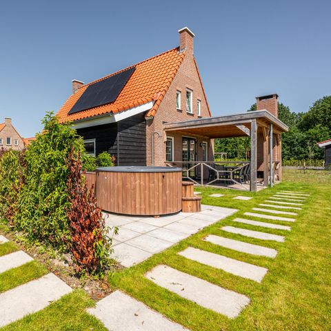 Villa 7 Personen - Gartenvilla mit Whirlpool und Sauna